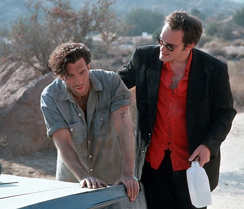 Still of Quentin Tarantino and Dylan McDermott in Destiny Turns on the Radio (1995)