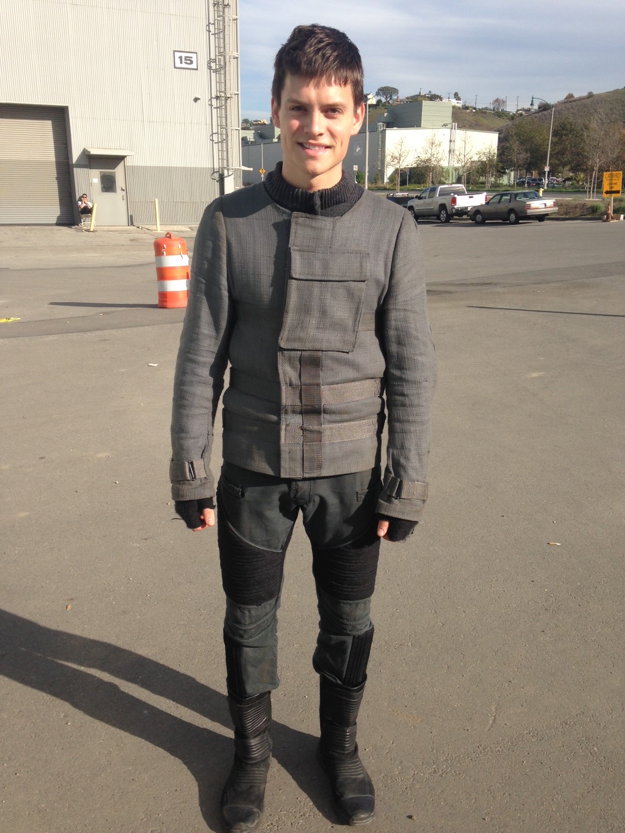 Austin Lyon on set of Divergent
