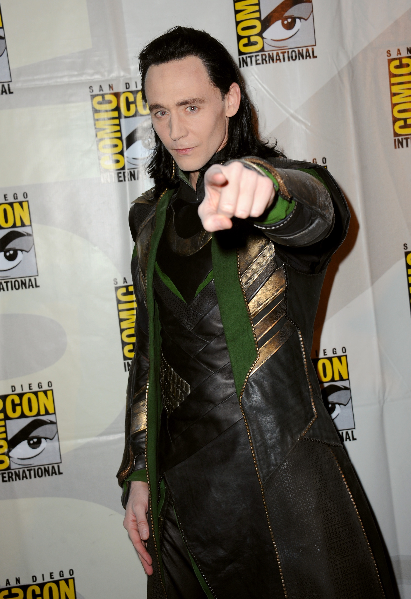 Tom Hiddleston at event of Kapitonas Amerika: ziemos karys (2014)