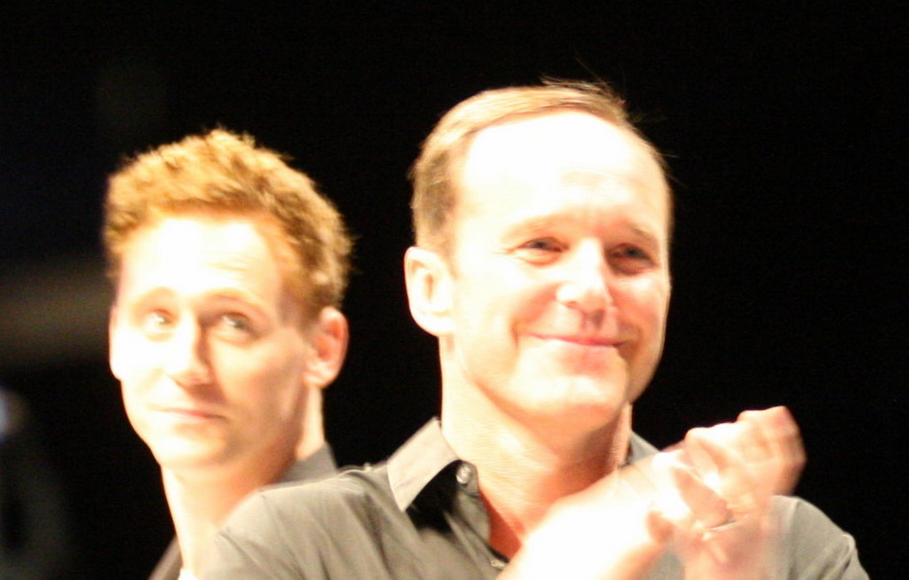 Clark Gregg and Tom Hiddleston at event of Toras (2011)