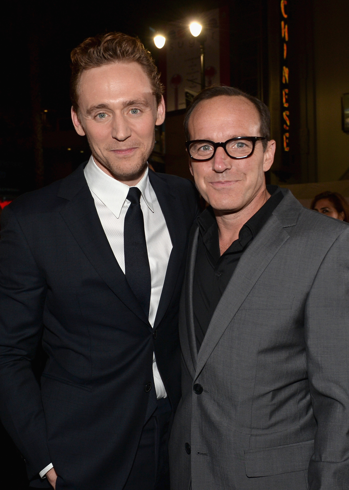 Clark Gregg and Tom Hiddleston at event of Toras: Tamsos pasaulis (2013)