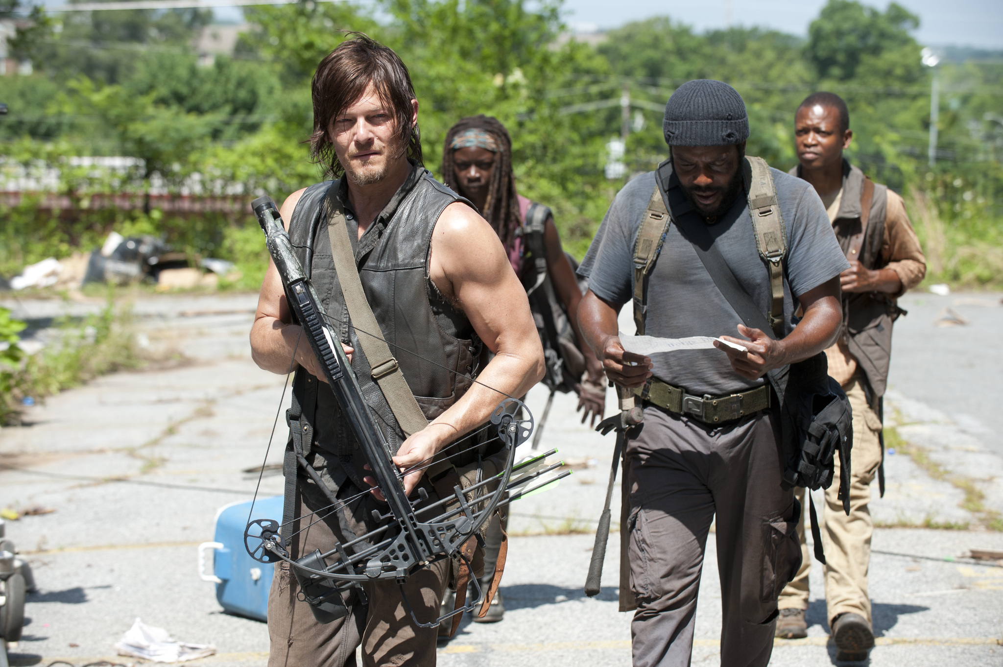 Still of Norman Reedus, Chad L. Coleman, Lawrence Gilliard Jr. and Danai Gurira in Vaikstantys numireliai (2010)