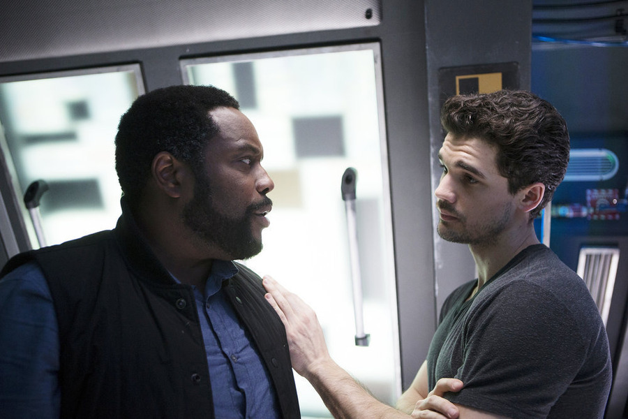 Still of Chad L. Coleman and Steven Strait in The Expanse (2015)