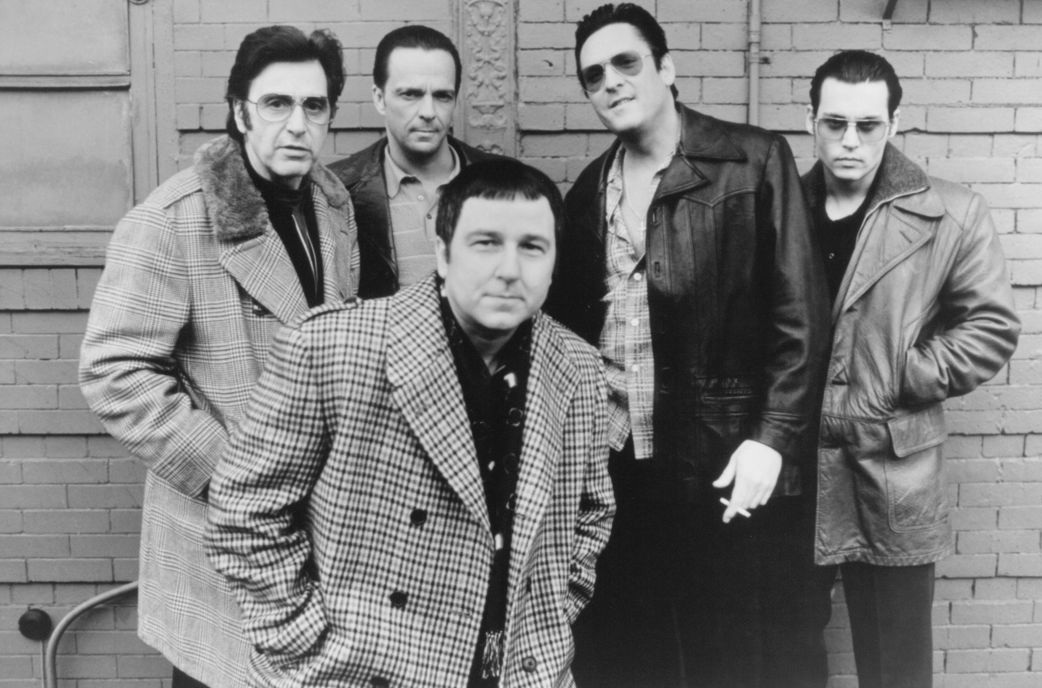 Still of Johnny Depp, Al Pacino, Michael Madsen, Bruno Kirby and James Russo in Donis Brasko (1997)