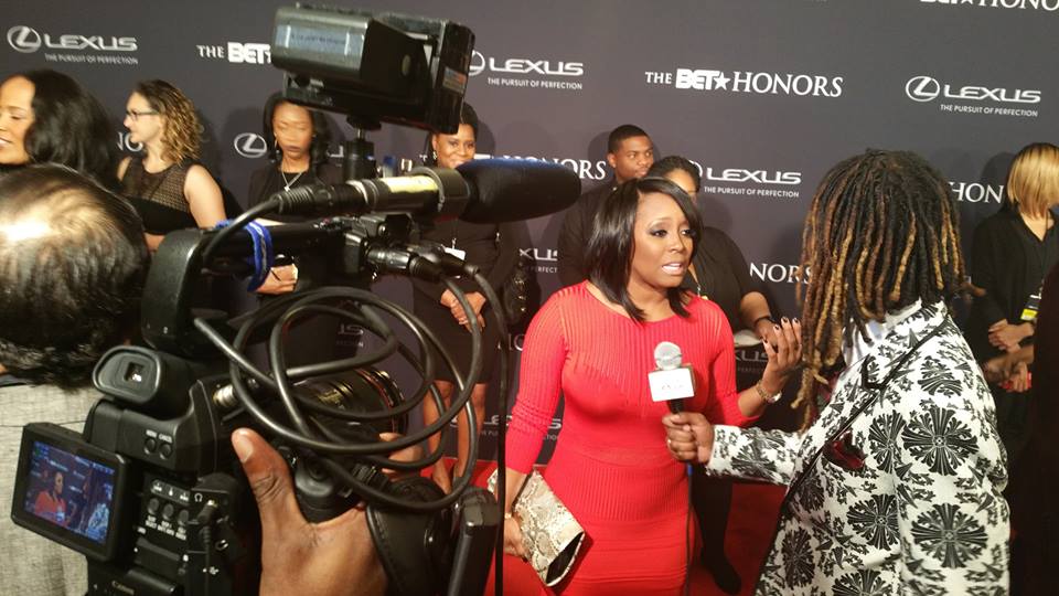 Howard interviews Keshia Knight Pullium (Ruddy Huxable) on the Red Carpet of the 2015 BET Honors
