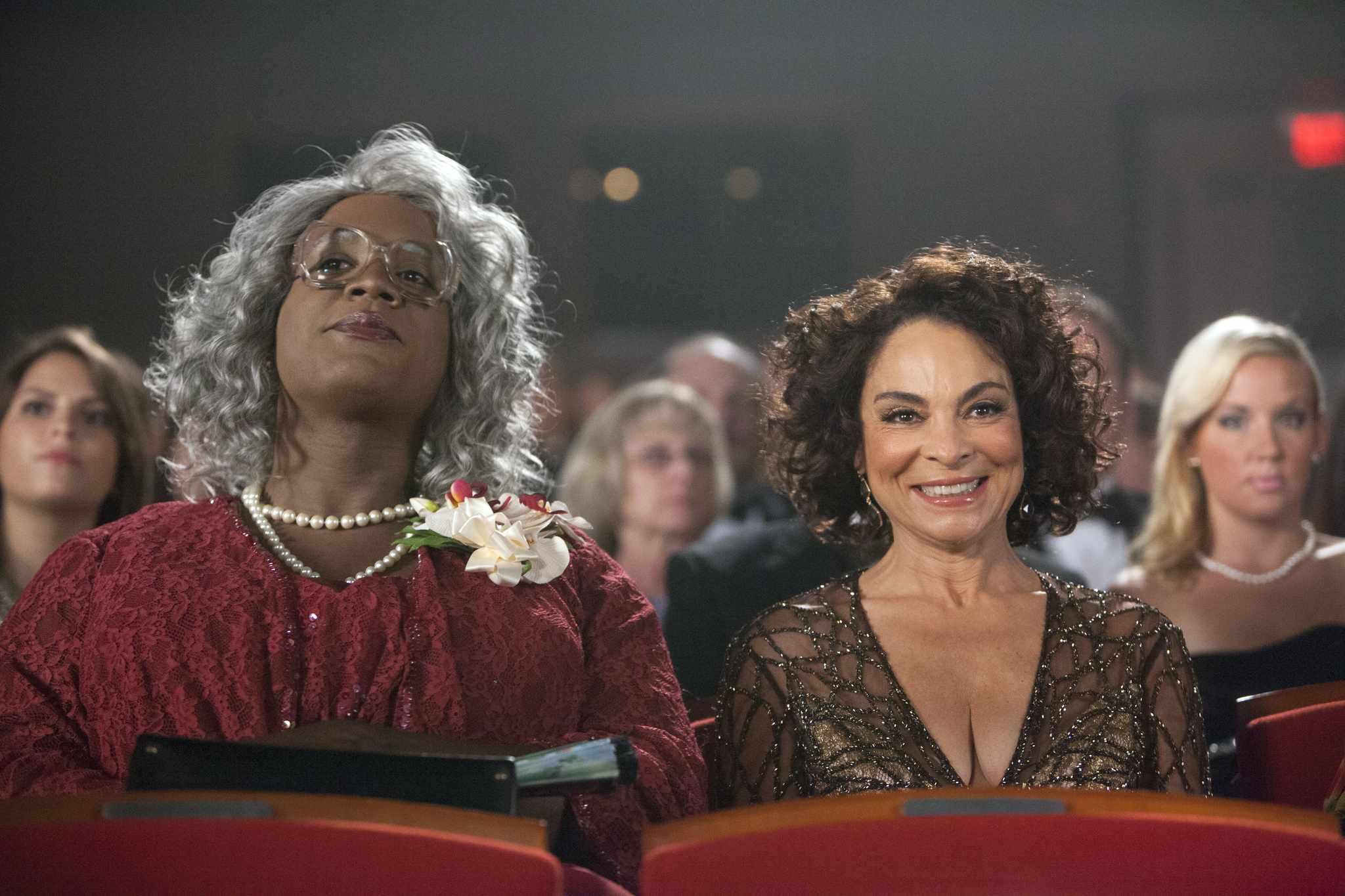 Still of Jasmine Guy and Lewis Thompson in Pats baisiausias filmas 5 (2013)