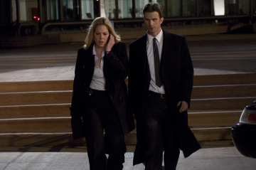 Still of Mary McCormack and Frederick Weller in In Plain Sight: Duplicate Bridge (2009)