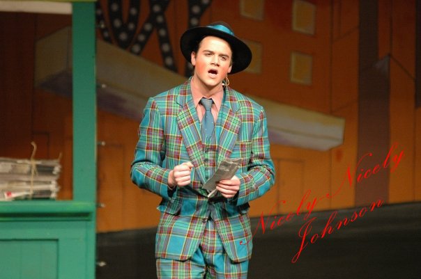 Still of John Derba as Nicely Nicely Johnson, in the musical Guys and Dolls (2009)