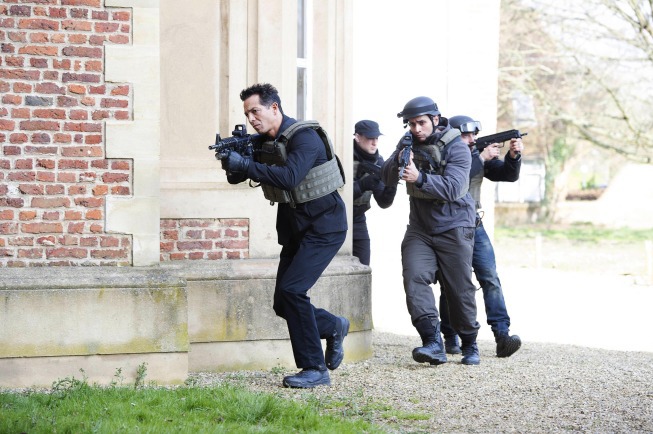 Still of Benjamin Bratt and Steve Benjamin in 24: Live Another Day (2014)