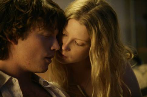 Still of Emma Booth and Khan Chittenden in Clubland (2007)