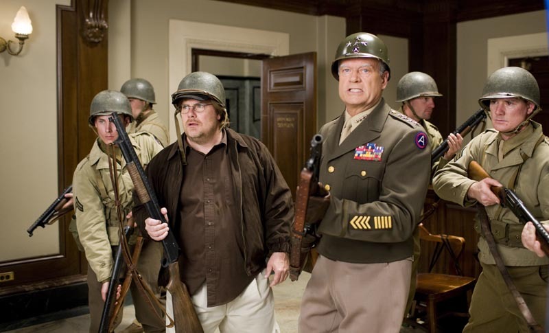 Still of Kelsey Grammer and Kevin P. Farley in An American Carol (2008)
