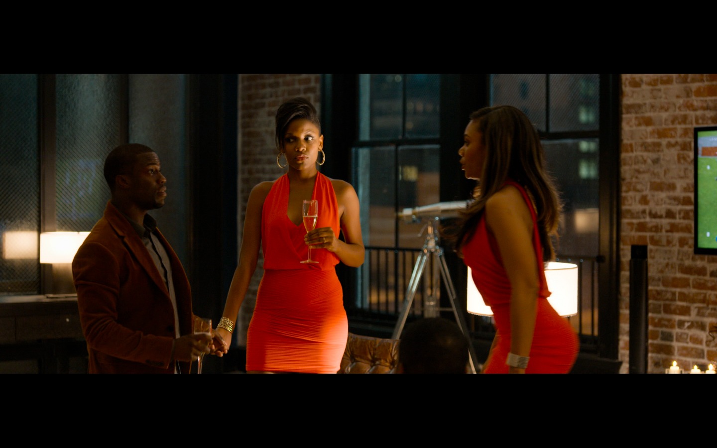 Still of Tracey Graves, Kevin Hart, and Regina Hall in About Last Night 2014.