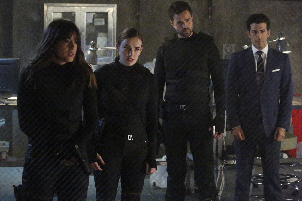 Still of Brett Dalton, Chloe Bennet and Elizabeth Henstridge in Agents of S.H.I.E.L.D. (2013)