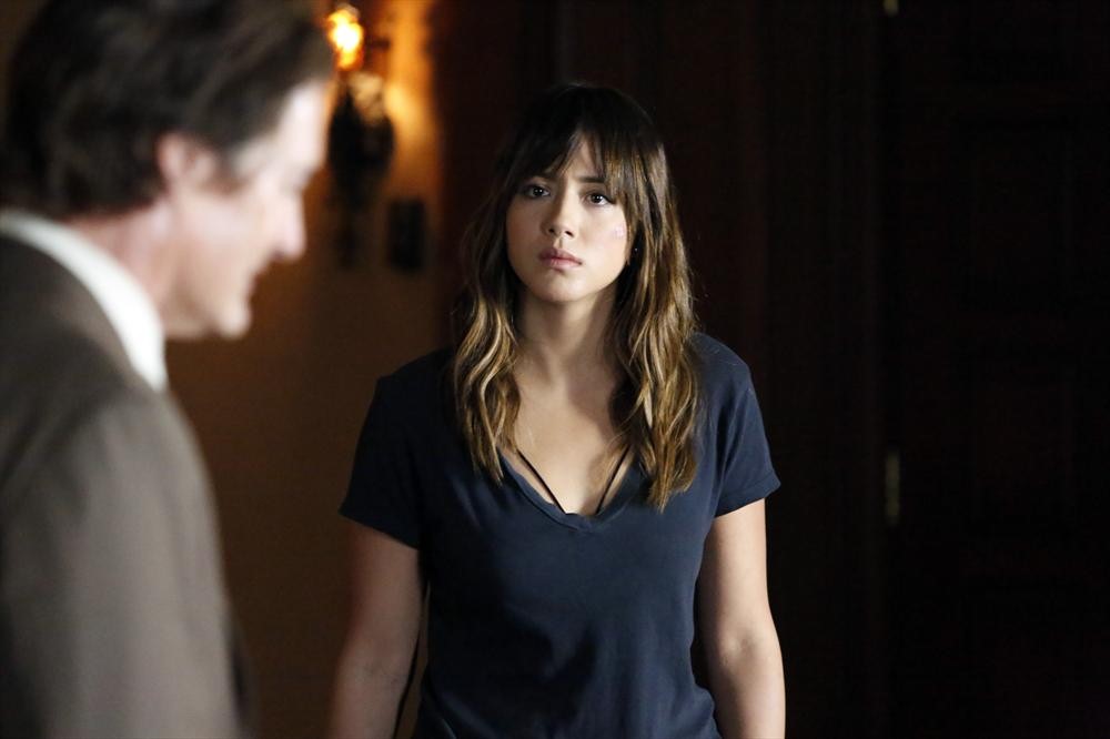 Still of Kyle MacLachlan and Chloe Bennet in Agents of S.H.I.E.L.D. (2013)
