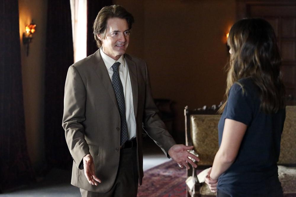 Still of Kyle MacLachlan and Chloe Bennet in Agents of S.H.I.E.L.D. (2013)