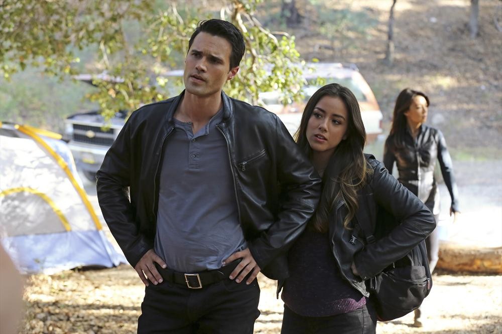 Still of Ming-Na Wen, Brett Dalton and Chloe Bennet in Agents of S.H.I.E.L.D. (2013)