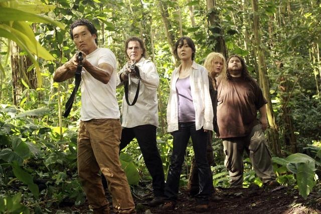 Still of Jeff Fahey, Daniel Dae Kim, Emilie de Ravin, Jorge Garcia and Yunjin Kim in Dinge (2004)