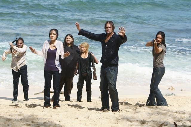 Still of Jeff Fahey, Emilie de Ravin, Jorge Garcia, Josh Holloway and Yunjin Kim in Dinge (2004)