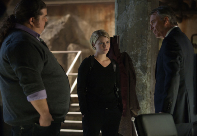 Still of Sam Neill, Jorge Garcia and Sarah Jones in Alcatraz (2012)