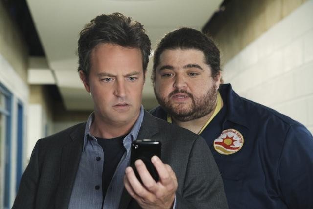 Still of Matthew Perry and Jorge Garcia in Mr. Sunshine (2011)