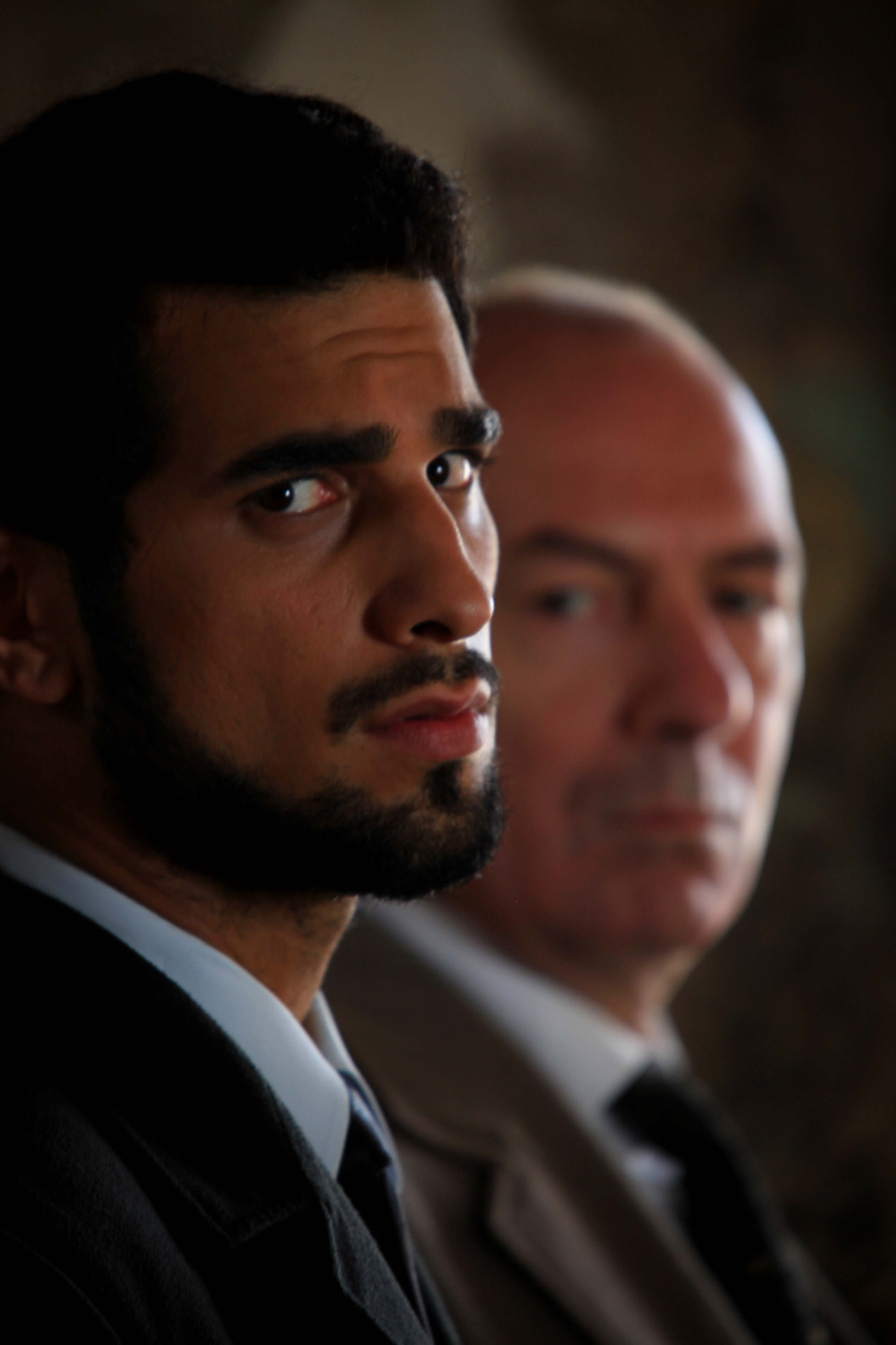 Vando Villamil and Mohammed Alkhaldi in Esclavo de Dios (2013)