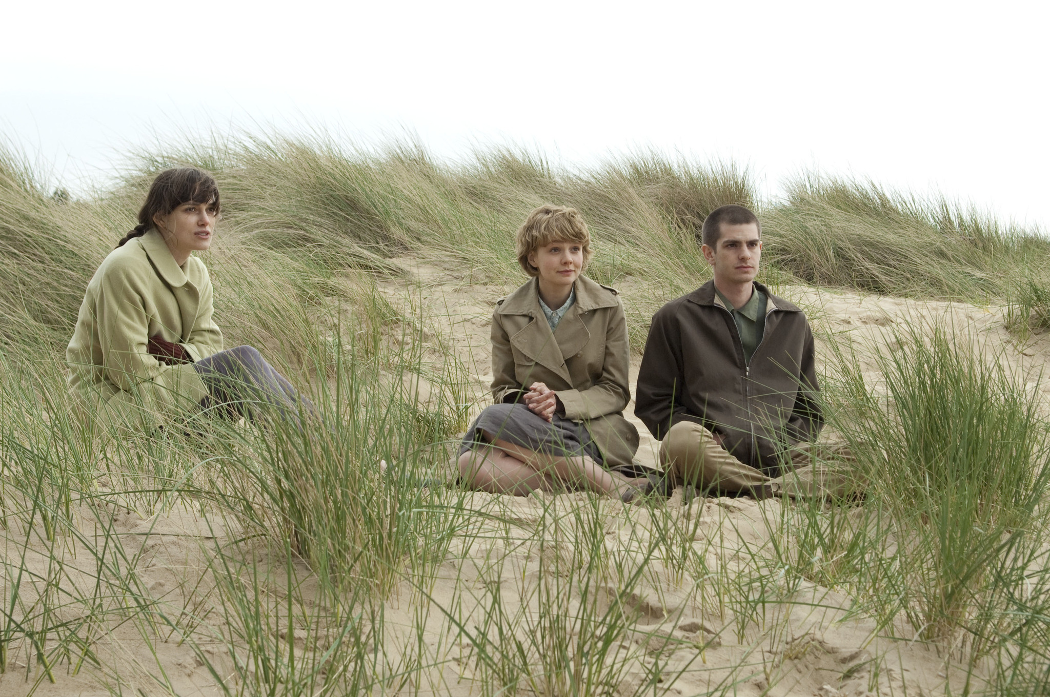 Still of Keira Knightley, Carey Mulligan and Andrew Garfield in Never Let Me Go (2010)