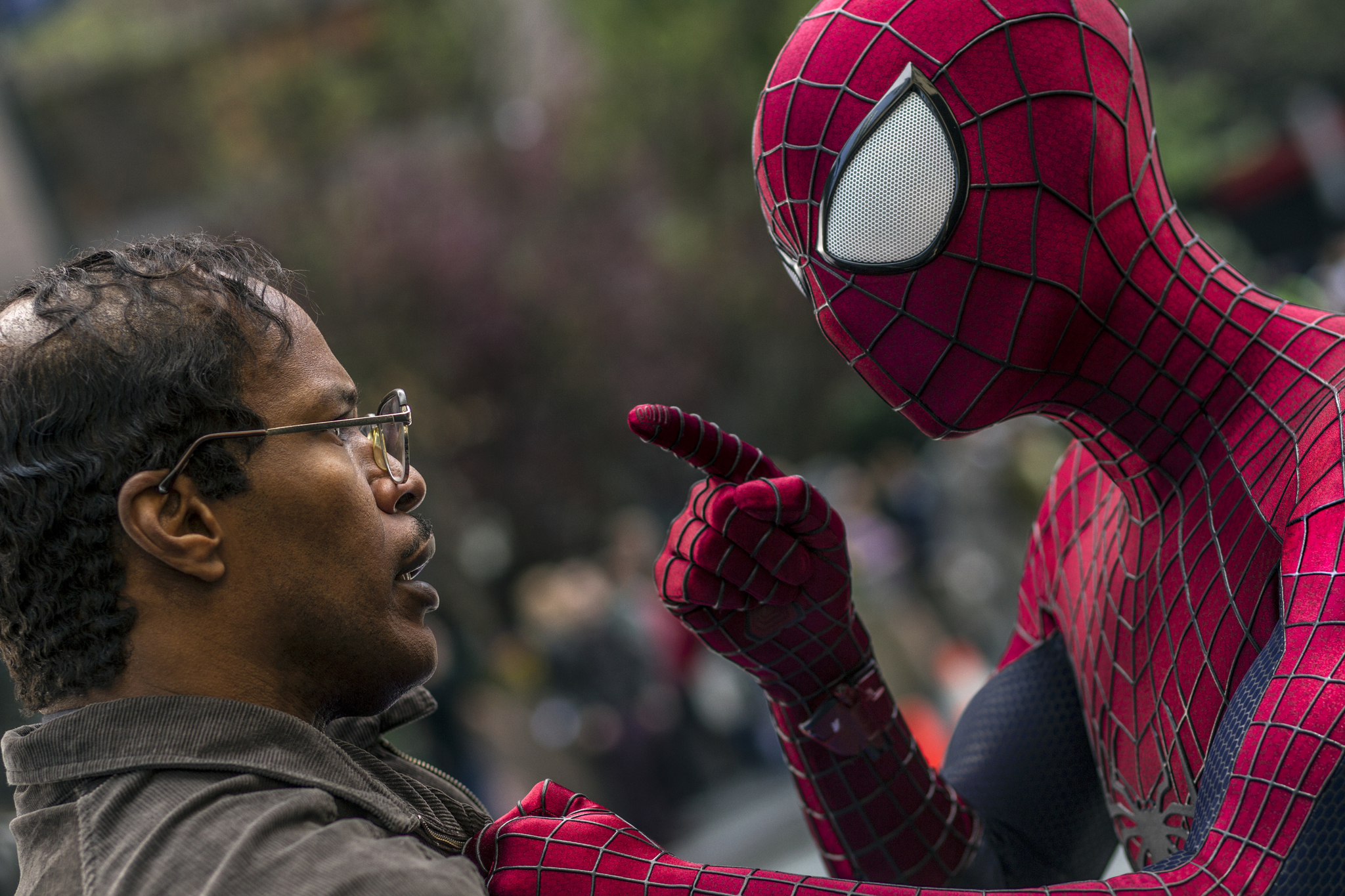 Still of Jamie Foxx and Andrew Garfield in Nepaprastas Zmogus-Voras 2 (2014)