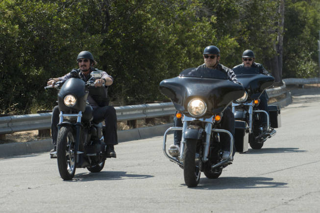 Still of Kim Coates and Charlie Hunnam in Sons of Anarchy (2008)