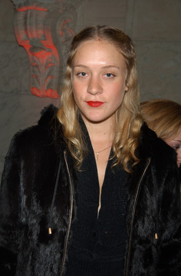 Chloë Sevigny at event of Ziedu Valdovas: Dvi tvirtoves (2002)