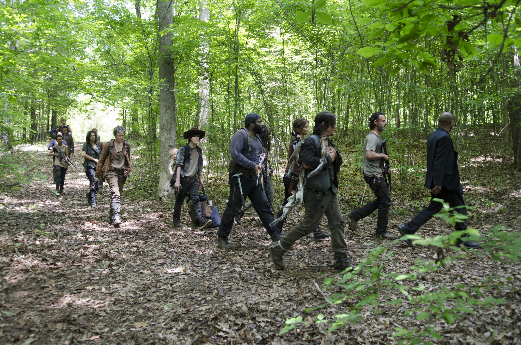 Still of Norman Reedus, Chad L. Coleman, Michael Cudlitz, Seth Gilliam, Andrew Lincoln, Melissa McBride, Alanna Masterson, Christian Serratos, Lauren Cohan, Danai Gurira, Sonequa Martin-Green, Josh McDermitt and Chandler Riggs in Vaikstantys numireliai (2010)