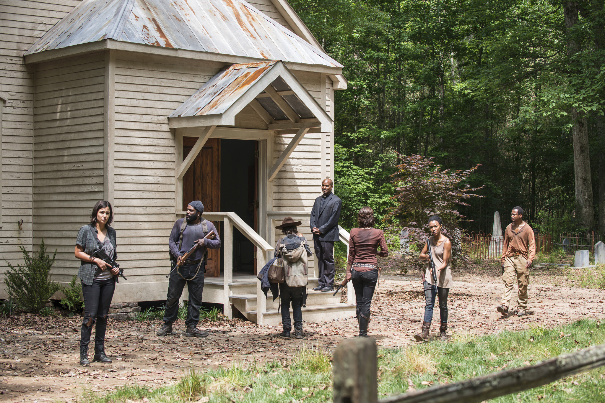 Still of Chad L. Coleman, Seth Gilliam, Lawrence Gilliard Jr., Alanna Masterson, Lauren Cohan, Sonequa Martin-Green and Chandler Riggs in Vaikstantys numireliai (2010)