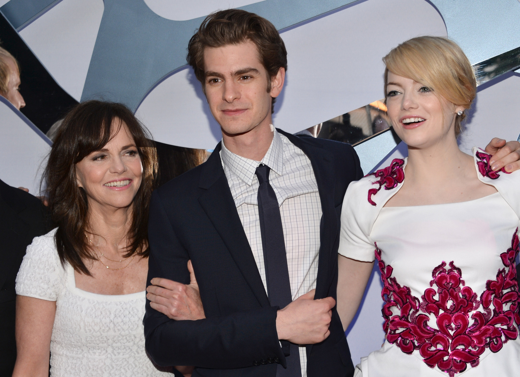 Sally Field, Emma Stone and Andrew Garfield at event of Nepaprastas Zmogus-Voras (2012)