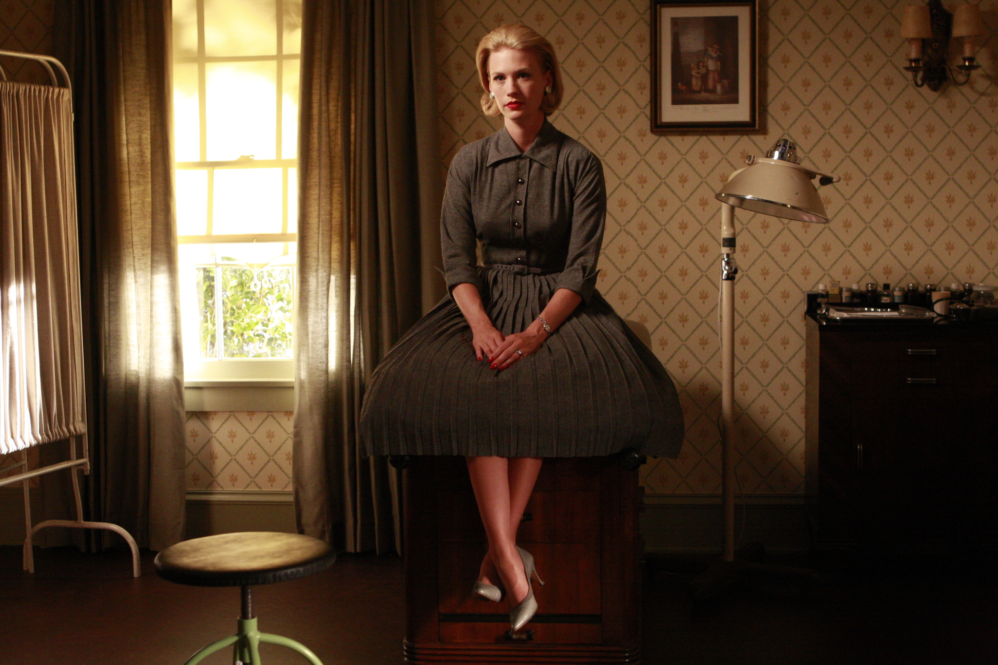 Still of January Jones in MAD MEN. Reklamos vilkai (2007)