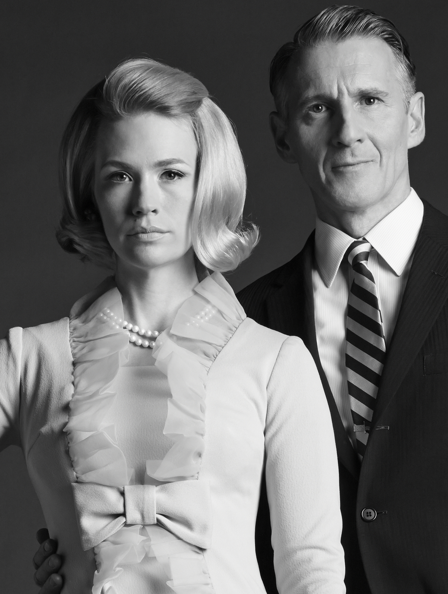 Still of January Jones and Christopher Stanley in MAD MEN. Reklamos vilkai (2007)