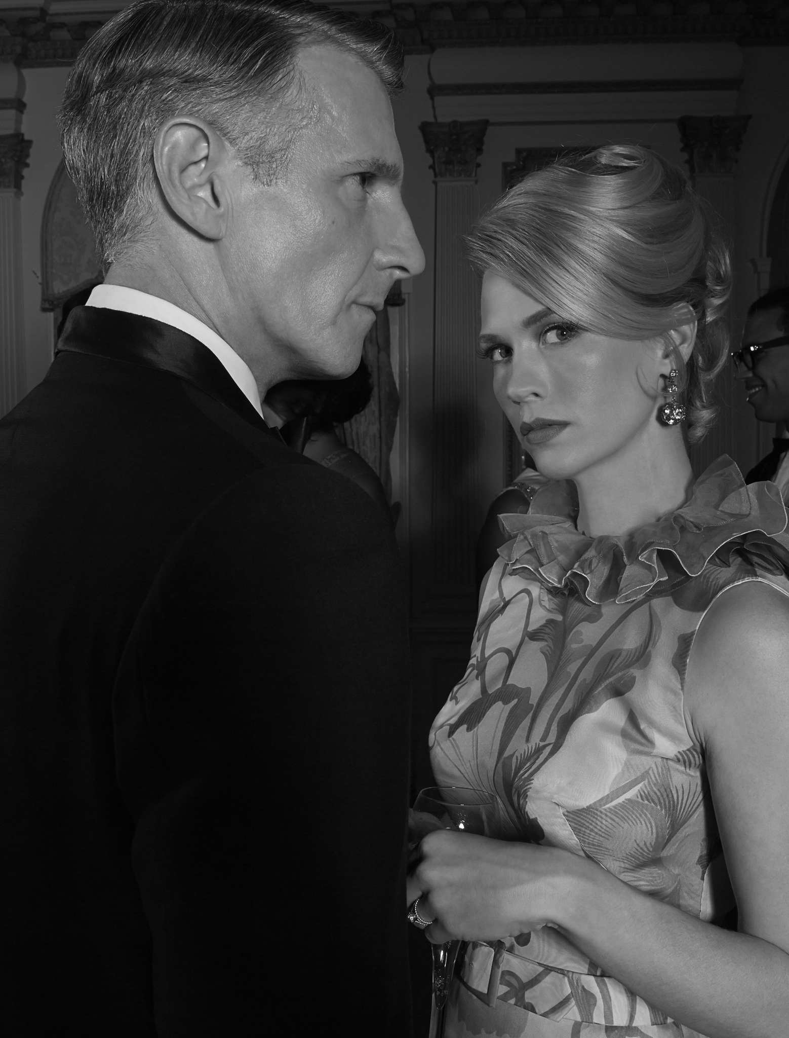 Still of January Jones and Christopher Stanley in MAD MEN. Reklamos vilkai (2007)