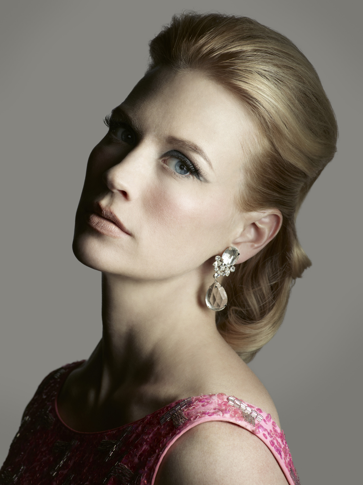 Still of January Jones in MAD MEN. Reklamos vilkai (2007)