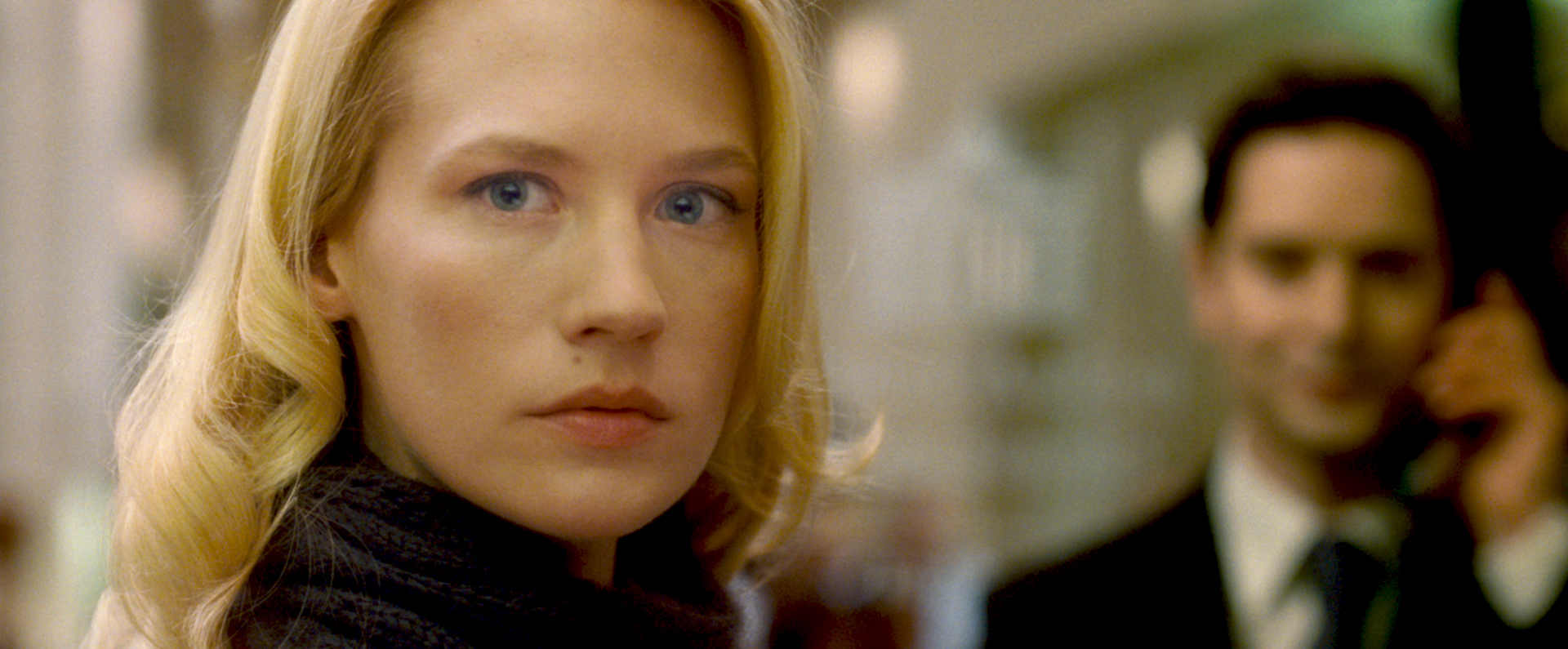 Still of January Jones in Nezinomas (2011)