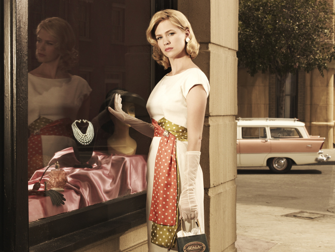 Still of January Jones in MAD MEN. Reklamos vilkai (2007)