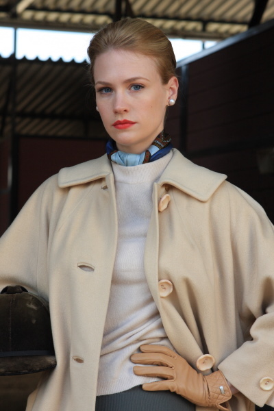 Still of January Jones in MAD MEN. Reklamos vilkai (2007)