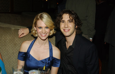 January Jones and Josh Groban at event of The Three Burials of Melquiades Estrada (2005)