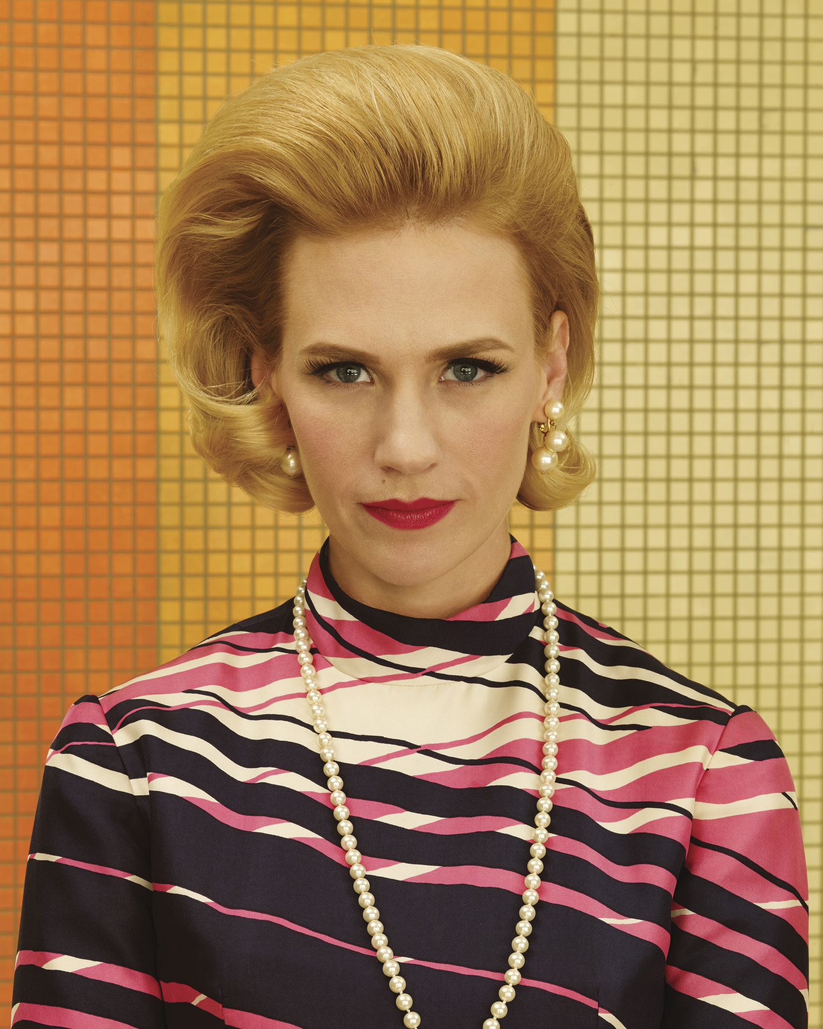 Still of January Jones in MAD MEN. Reklamos vilkai (2007)