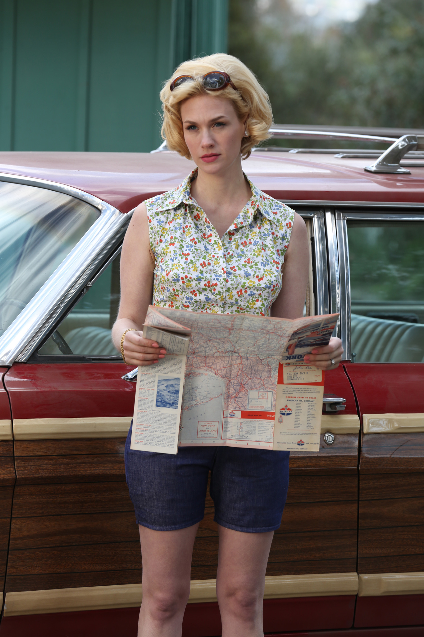 Still of January Jones in MAD MEN. Reklamos vilkai (2007)