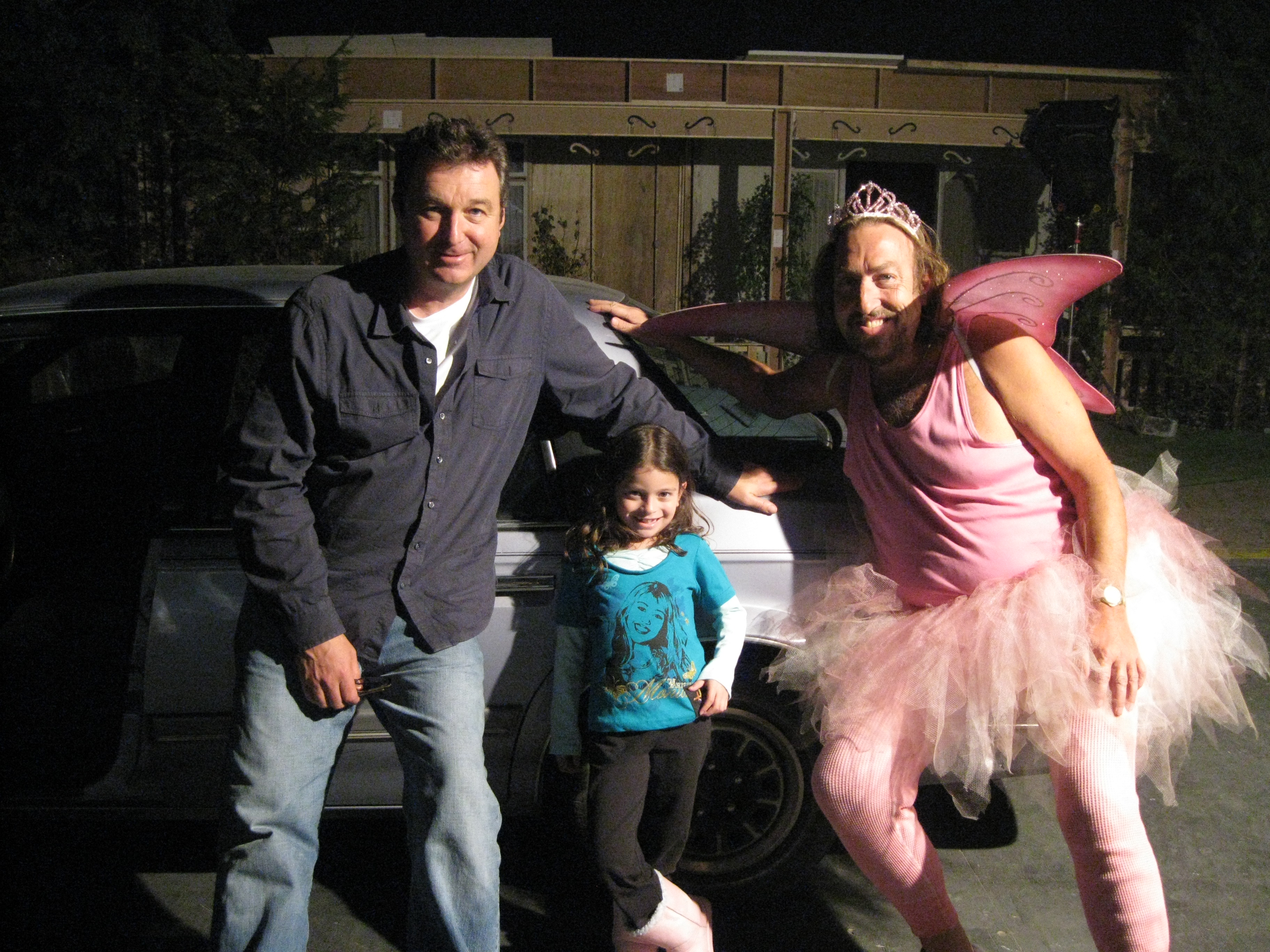 Dalila Bela, Dir. Charles Beeson & Tooth Fairy on the set of Supernatural