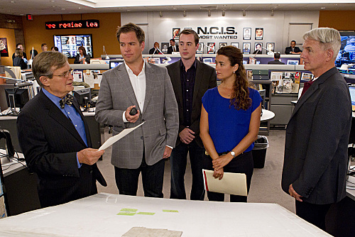 Still of Mark Harmon, David McCallum, Sean Murray, Michael Weatherly, Cote de Pablo and Robert Voets in NCIS: Naval Criminal Investigative Service (2003)