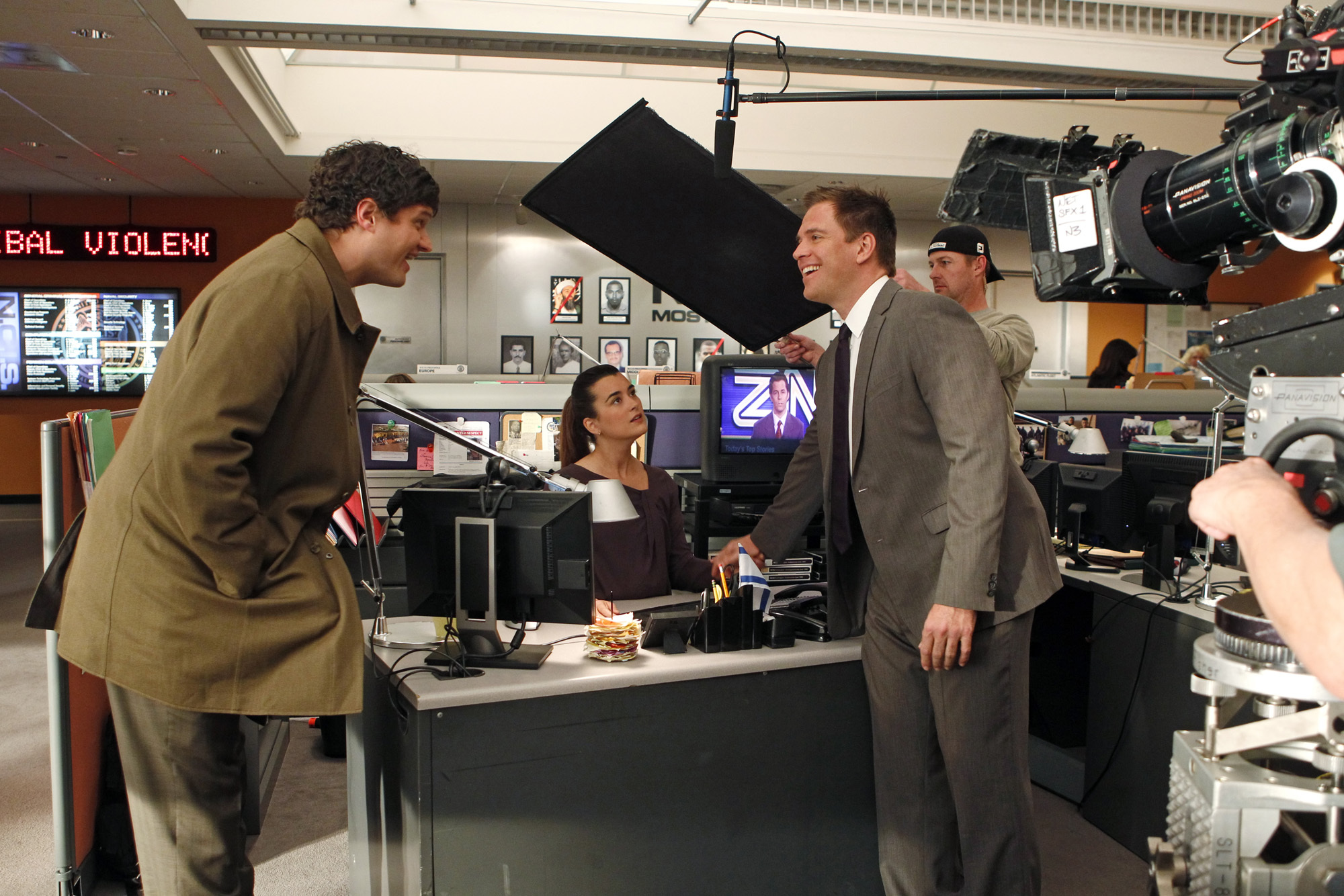 Still of Michael Weatherly, Cote de Pablo and Matt Jones in NCIS: Naval Criminal Investigative Service (2003)