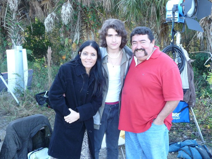 Still of Enrique Alejandro, Guadalupe Hernández and Glenda Galeano in El Ultimo León (2012)