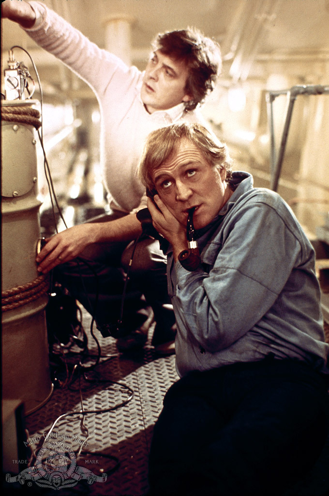 Still of Richard Harris and David Hemmings in Juggernaut (1974)