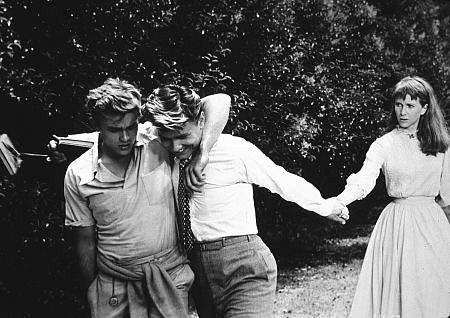 James Dean, Julie Harris, and Richard Davalos in 