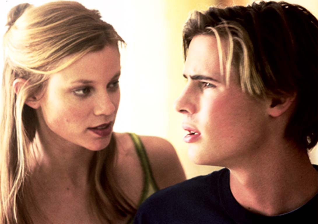 Still of Amy Smart and Erik von Detten in After School Special (2003)