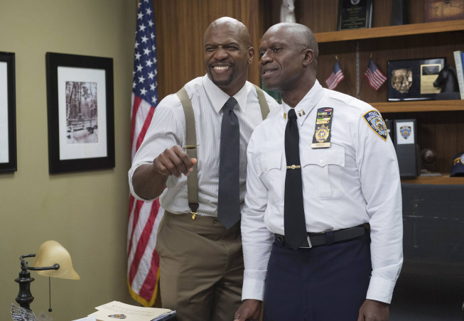 Still of Andre Braugher and Terry Crews in Brooklyn Nine-Nine (2013)